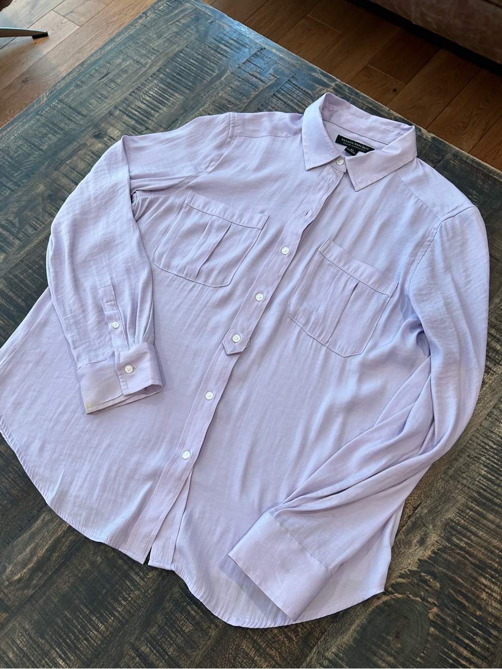 Banana Republic Dillon Classic Fit Blouse Size Medium Lavender Top Shirt